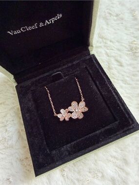 VCA Double Flower Diamond Frivole Necklace in Rose Gold